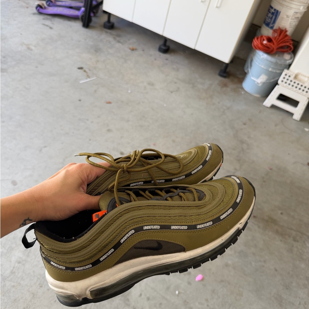 Men's Olive Green Athletic Sneakers - Undefeated Accent
